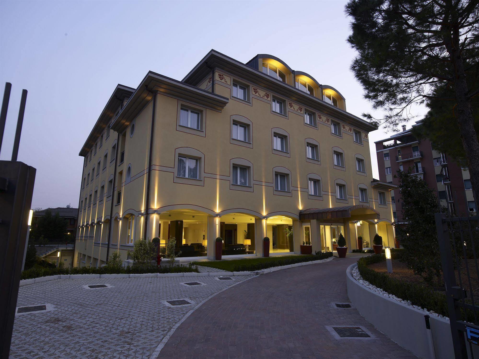 Virginia Palace Hotel Garbagnate Milanese Exterior photo